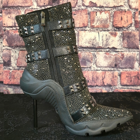 AKIRA Black Studded Heeled Boots - Picture 9 of 14